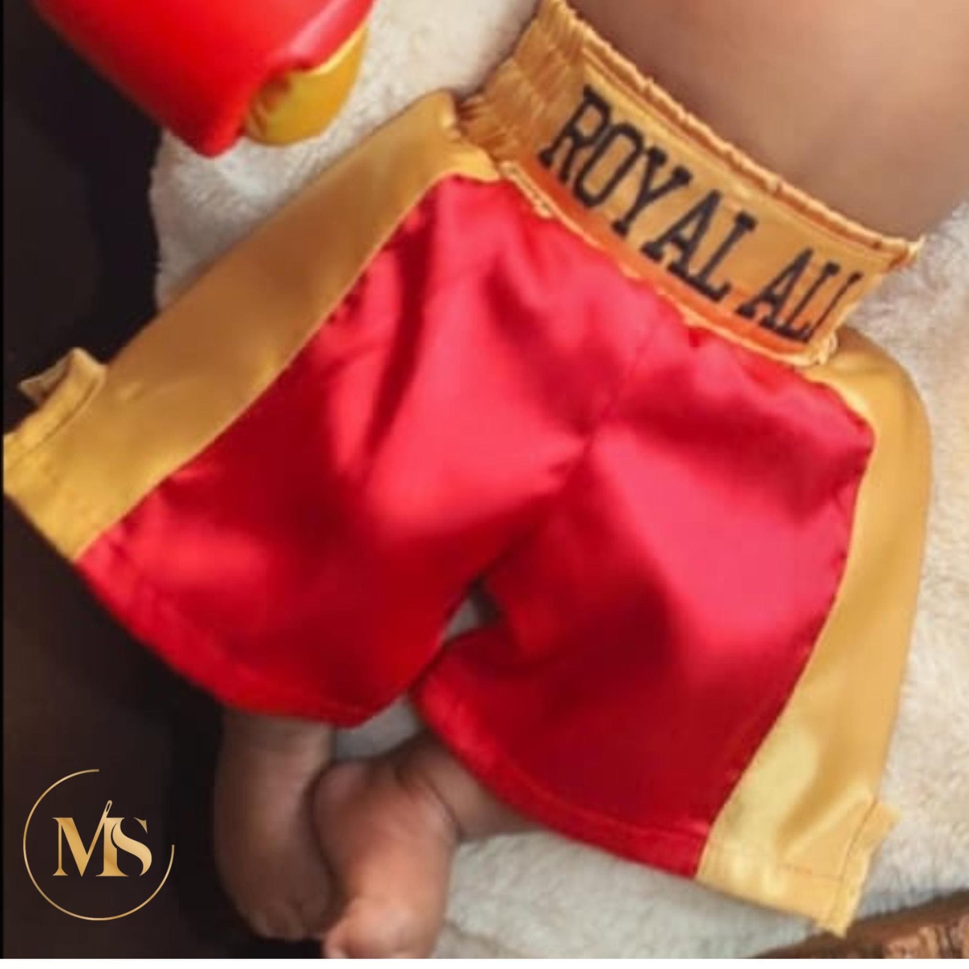 Baby Boxing Costume Set – Perfect for Baby’s First Halloween Photos