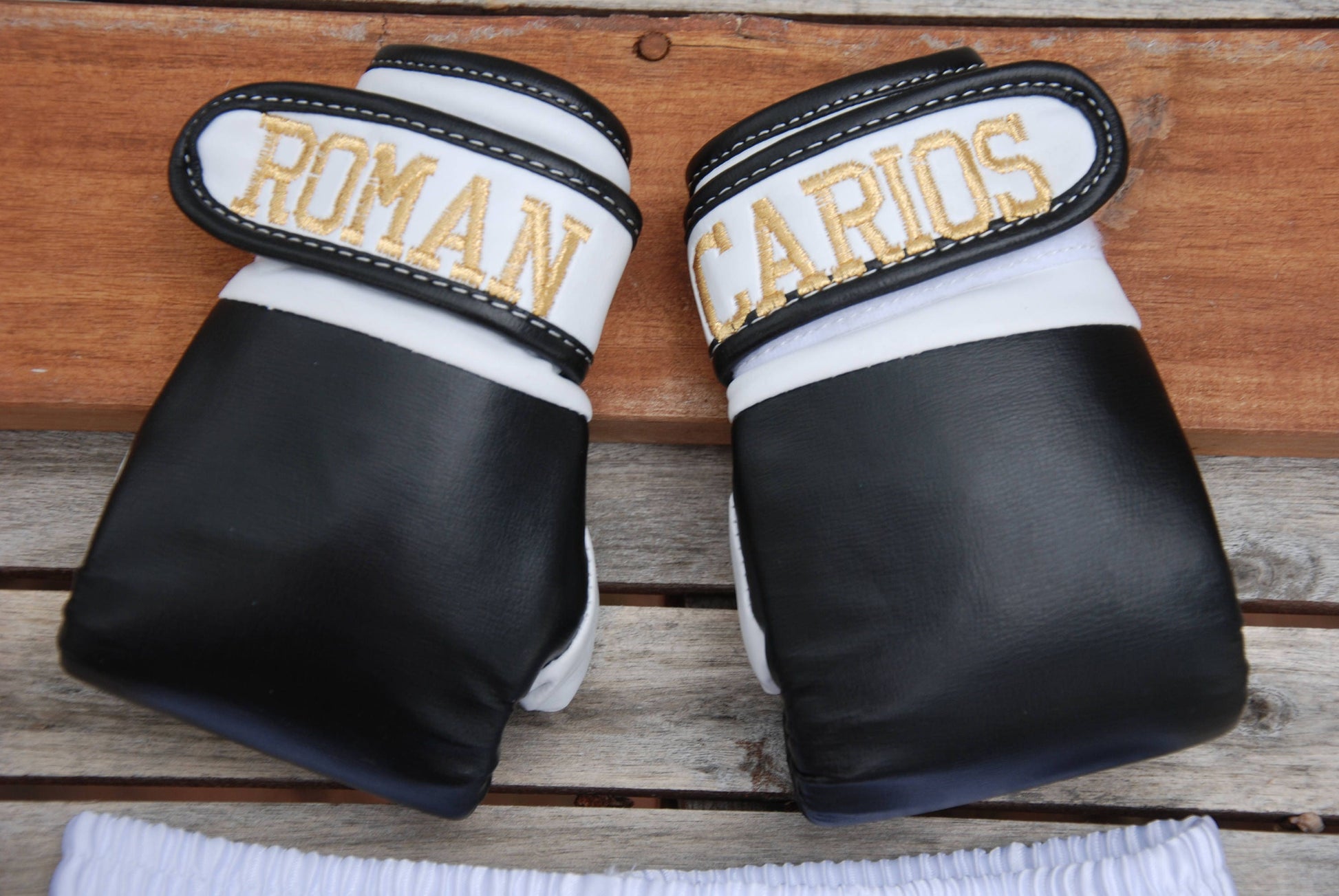 Baby Milestone Pictures – Monthly Photos with Personalized Gloves