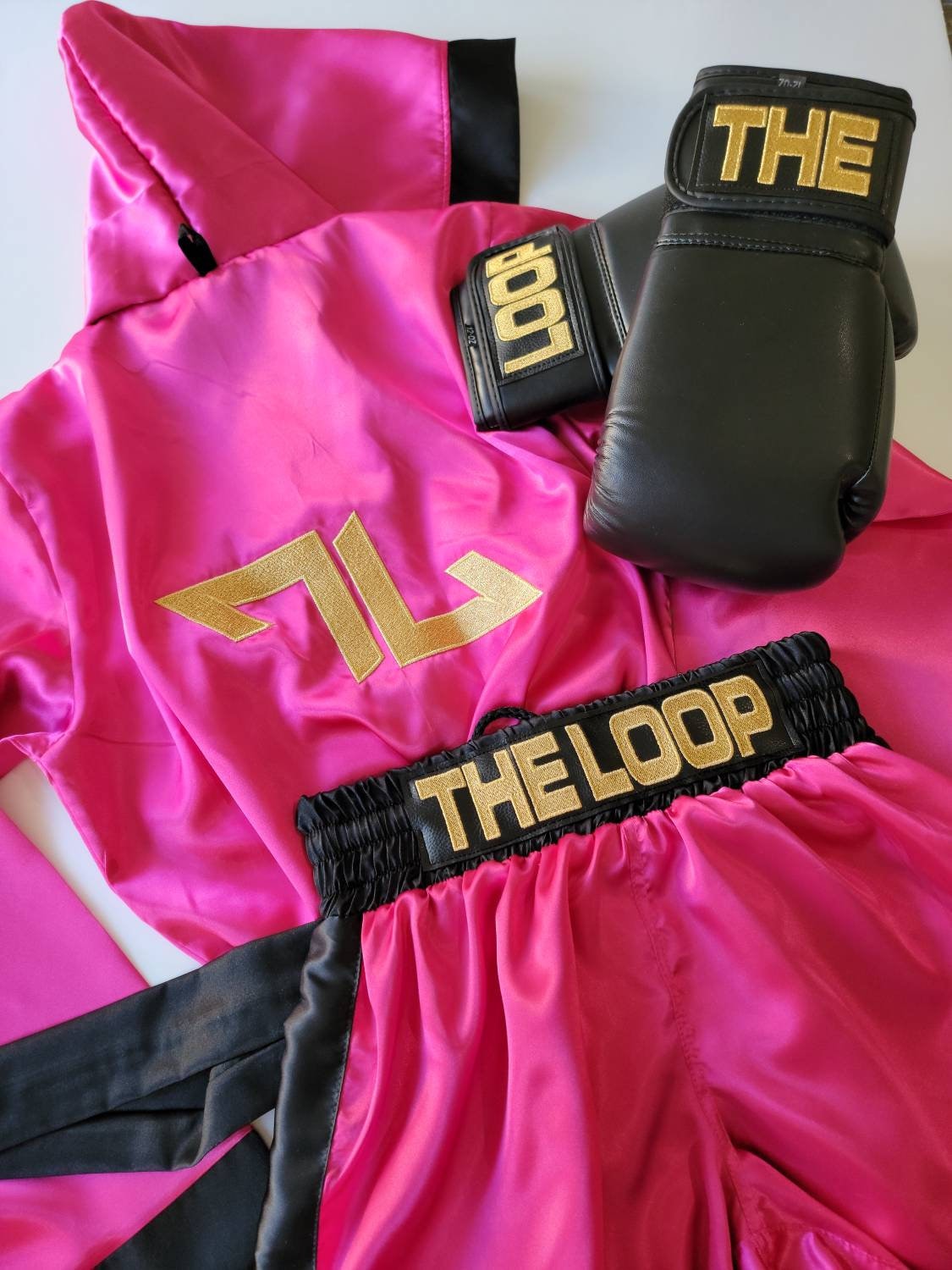 Personalized Adult Boxing Set: Robe, Shorts, and Gloves for the Ultimate Fighter