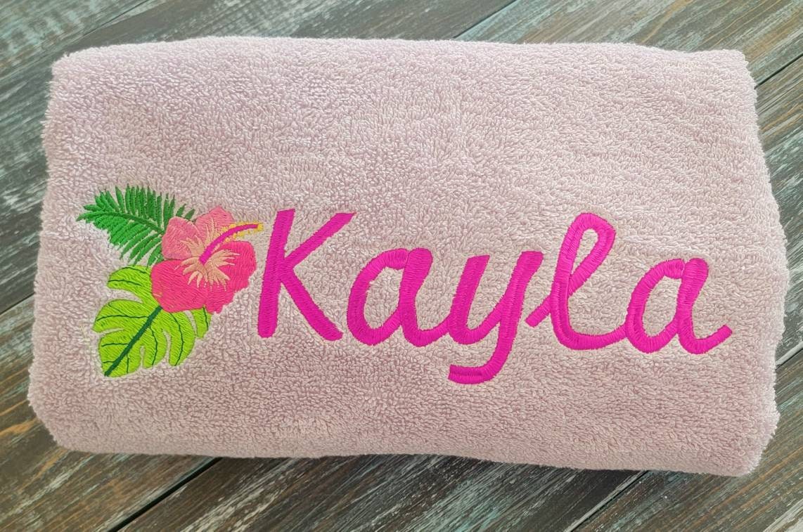 Indulge in Luxury: Personalized Plush Bath Towels, the Perfect Gift with Monogram Elegance