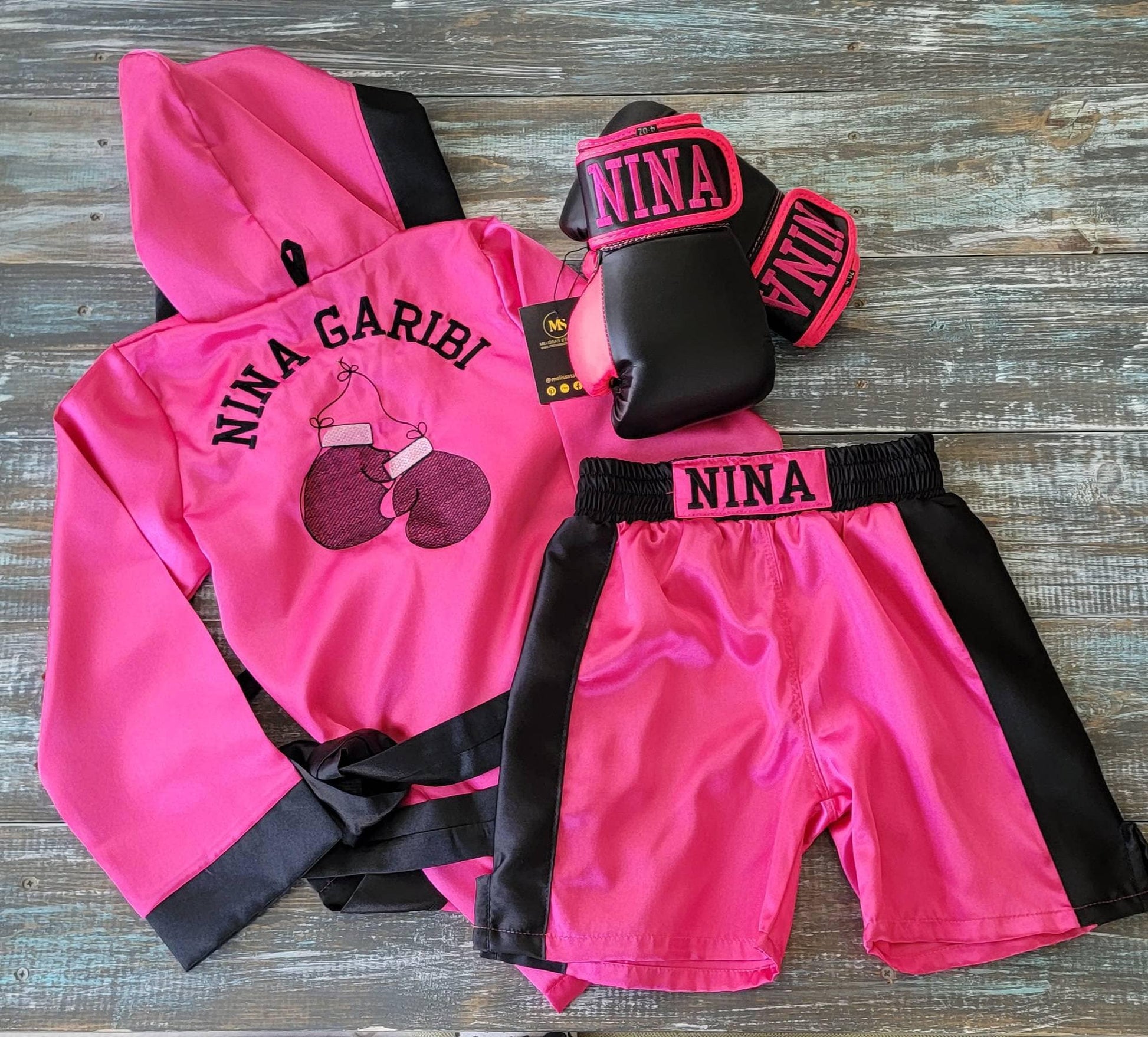 Personalized Adult Boxing Attire: Robe, Shorts, and Gloves for True Fighters