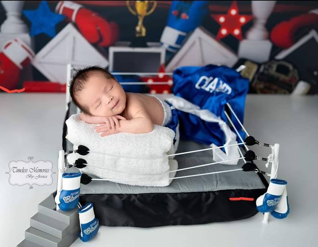 Tiny Boxing Champion: Adorable Newborn Robe Set with Boxing Mini Gloves for an Unforgettable Baby Photo Session