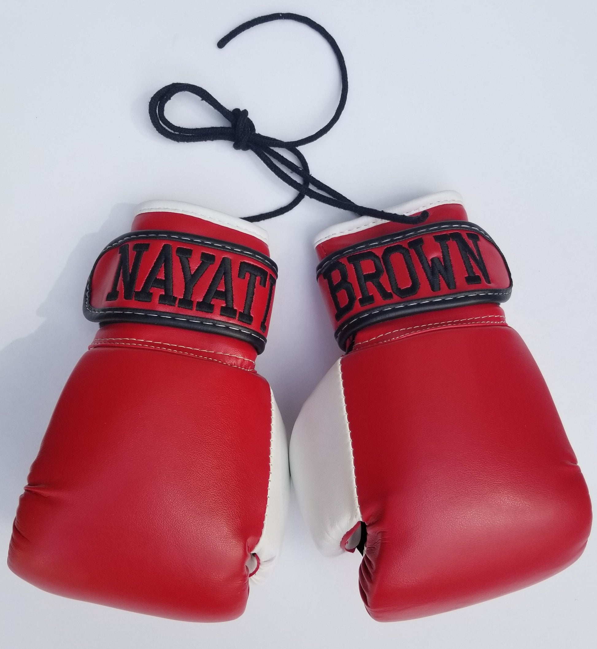 Kids Boxing Gloves: 4oz and 6oz options for Young Fighters