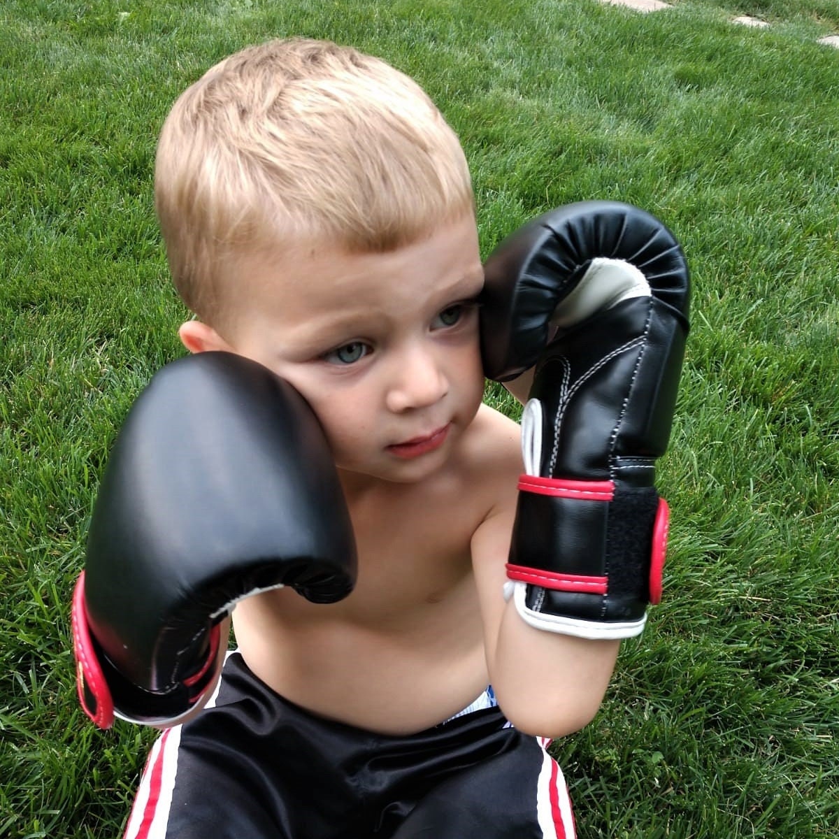 Personalized 4oz Boxing Gloves for Kids (Ages 4+)