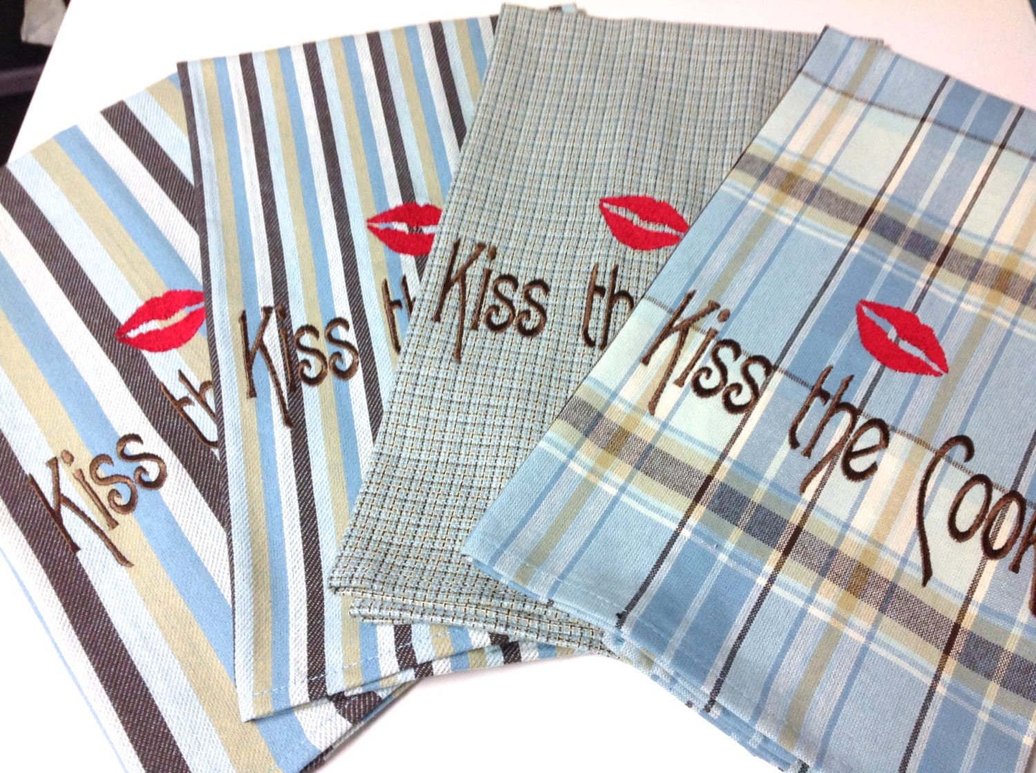 Funny 'Kiss the Cook' Dish Towel - Perfect Gift Idea for Culinary Enthusiasts!