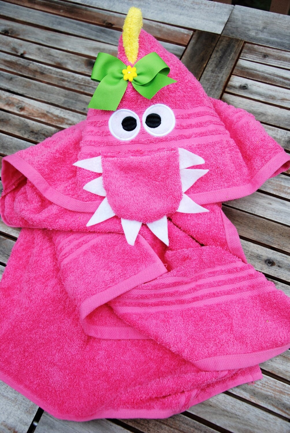 Enchanting Dragon Hooded Towel: A Magical Bath Adventure for Your Little Dragon Explorer!