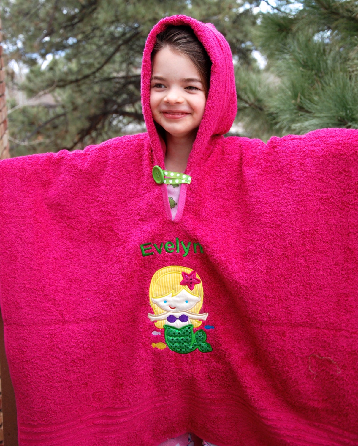 Make a Splash with Our Mermaid Magic: Girls' Hooded Poncho Towel – Perfect for Bath, Beach, and Beyond!