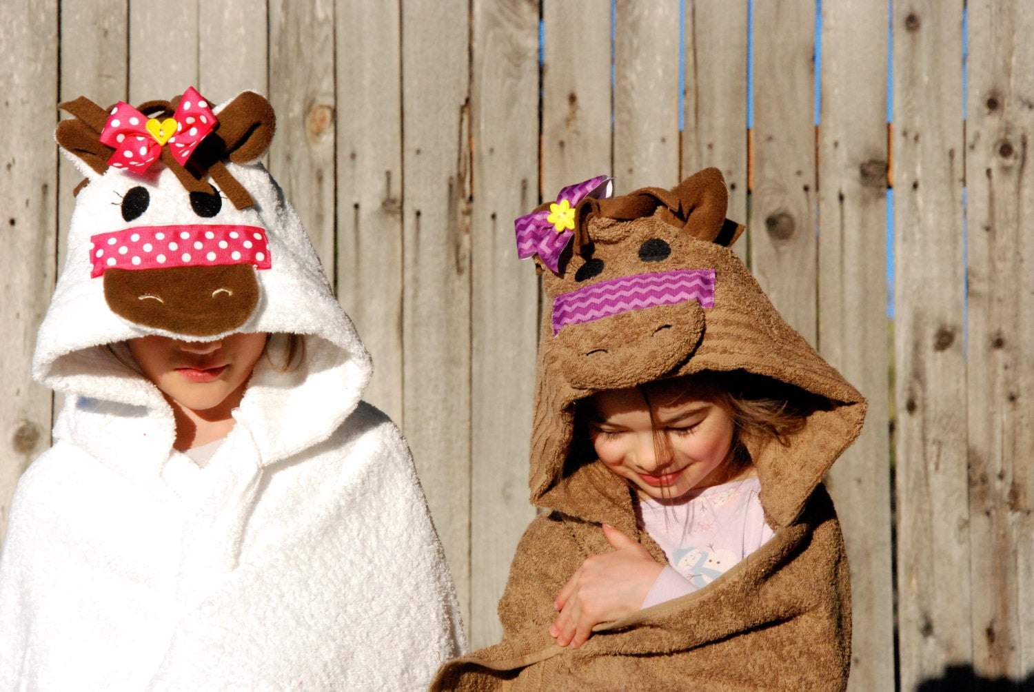 Pony Paradise: Kids' Personalized Hooded Towel – A Cozy Delight for Bath, Swim, and Playtime Adventures!