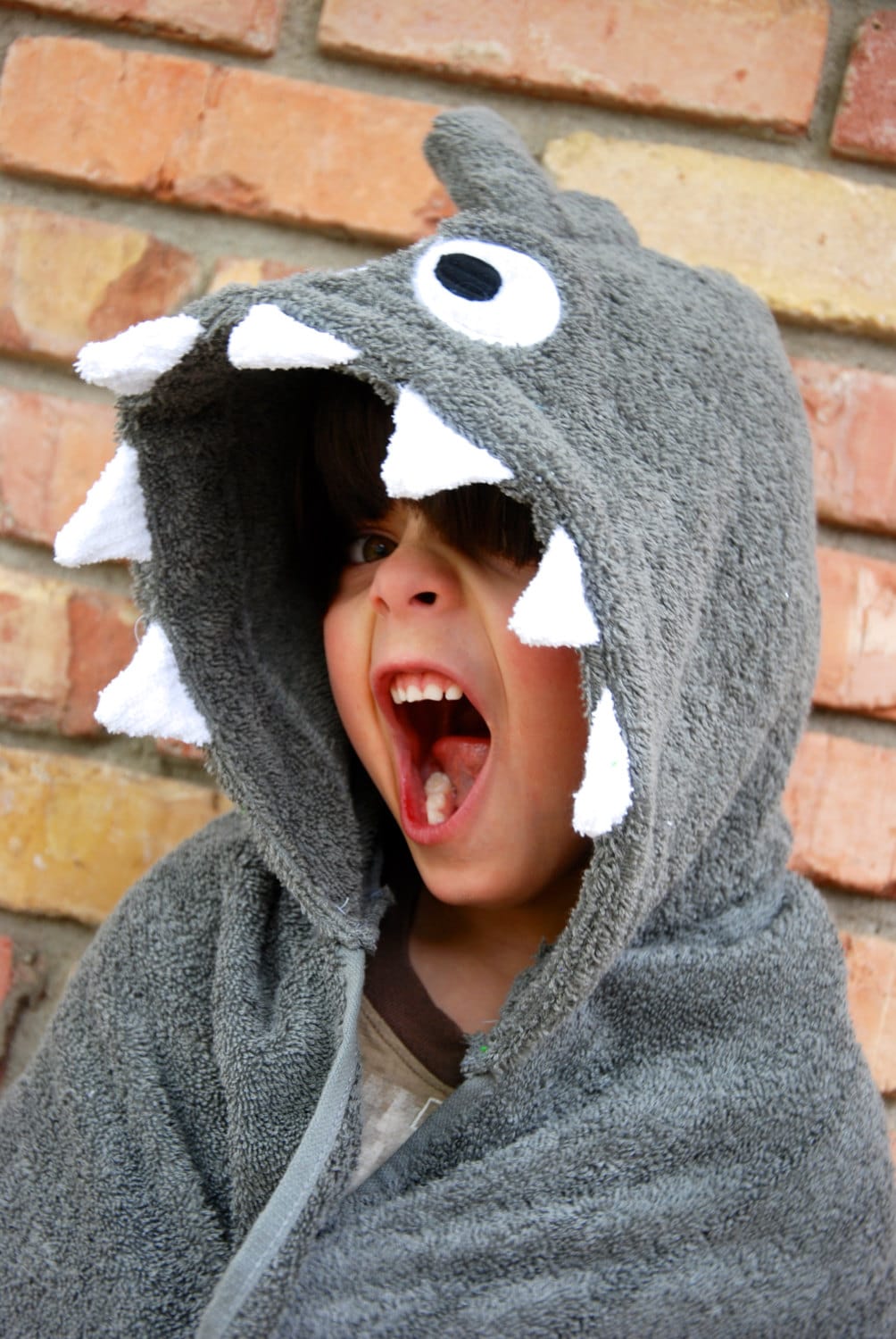 Shark Splash Hooded Fun Bath Towel