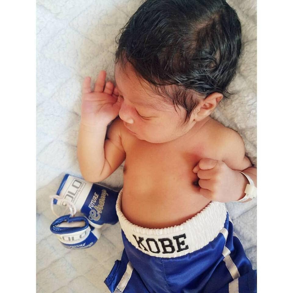 Tiny Champion Arrival: Newborn Boxing Set with Mini Gloves and Personalized Shorts