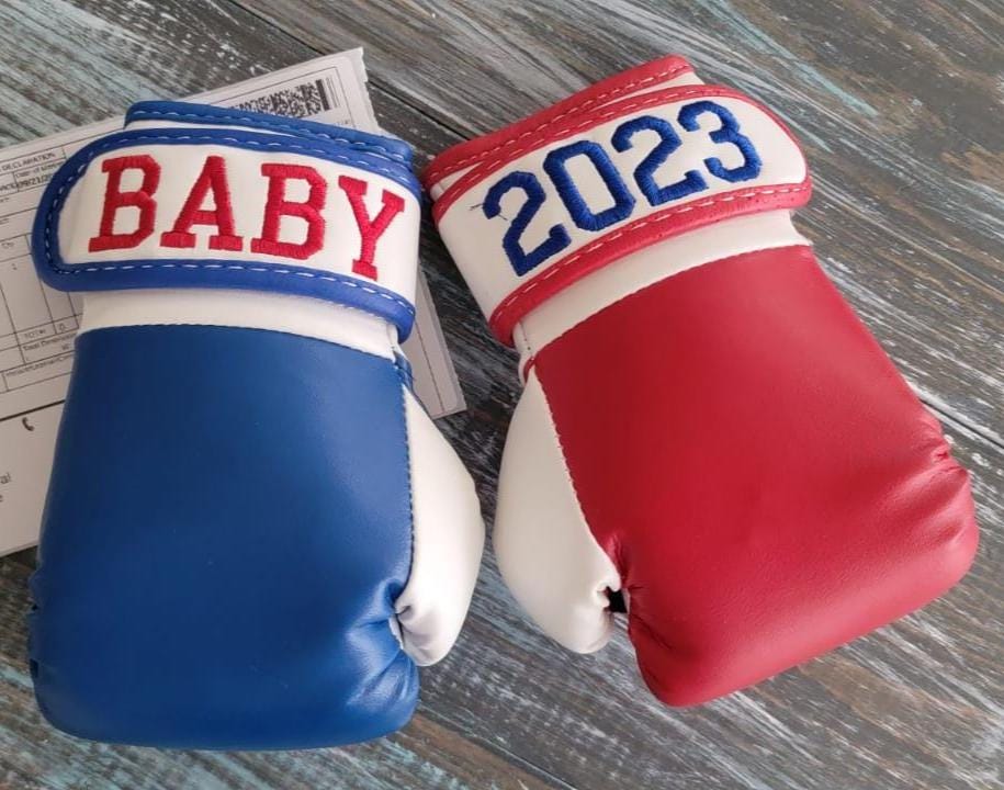 Newborn Announcement Personalized Boxing Gloves – Custom Baby Gift with Name & Birth Date