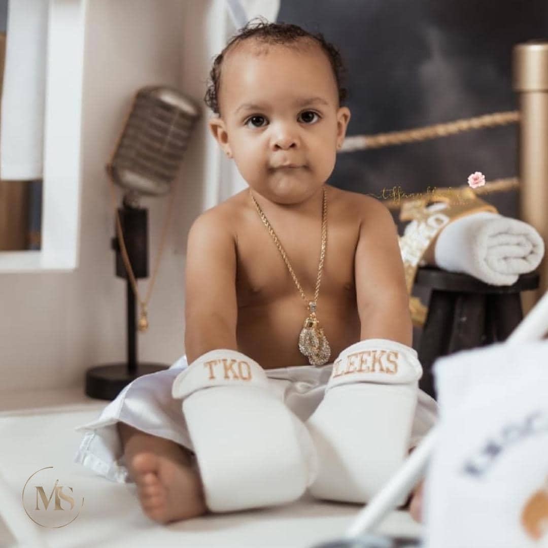 Custom Baby Photo Boxing Gloves with Name for Newborn & Toddler Photo Shoots